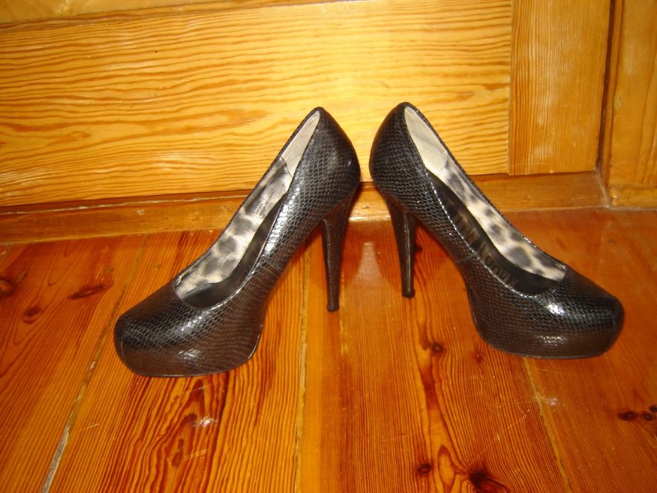 buty czółenka skóra węża platforma NEXT 38 37 jak nowe