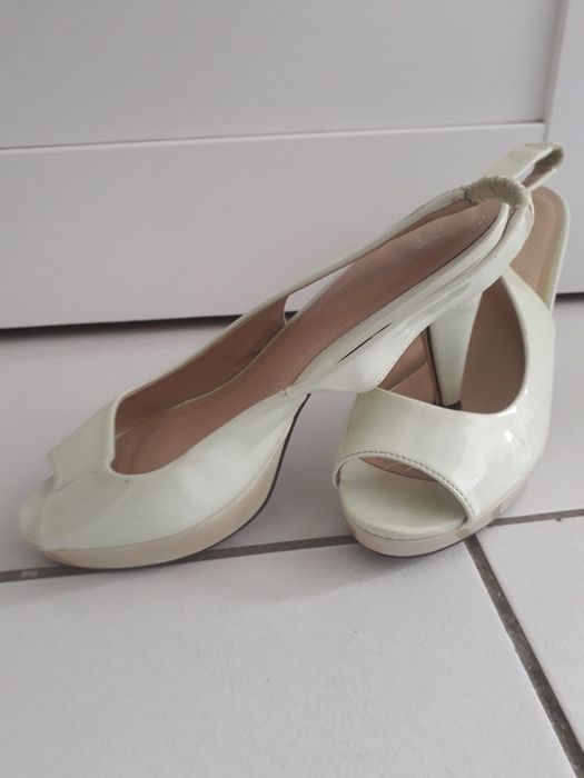 Buty, półbuty lakierowane na obcasie wizytowe miętowe
