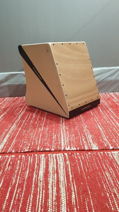 Cajon flamenco inclinado