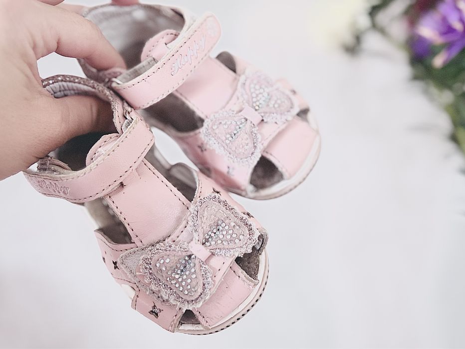 Босоніжки 2 пари дівчинці