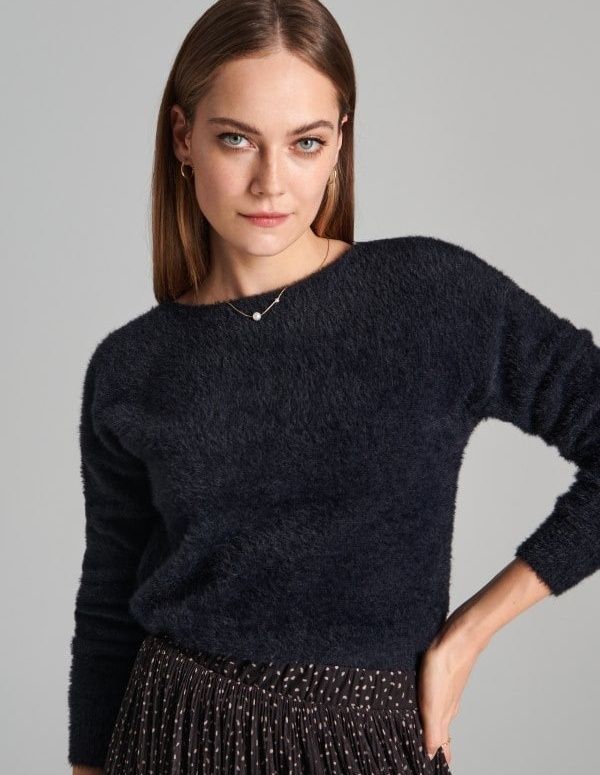 Sweter wycięty tył koronka rozmiar 36