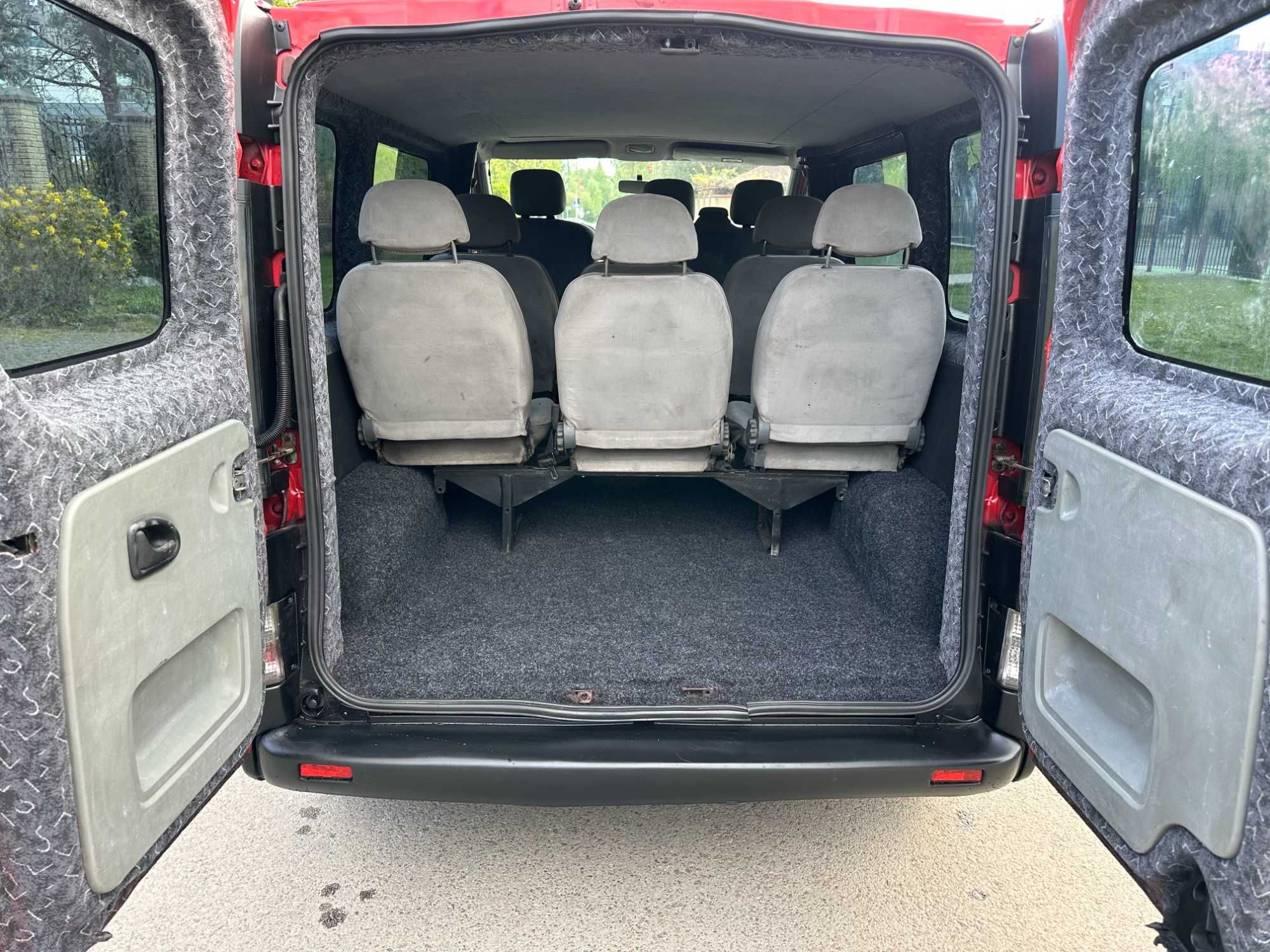 Opel Vivaro Пасажир 9 місць