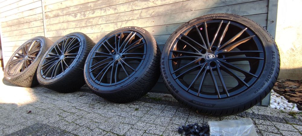 Koła 245/40/19 wielosezonowe 5*112*19