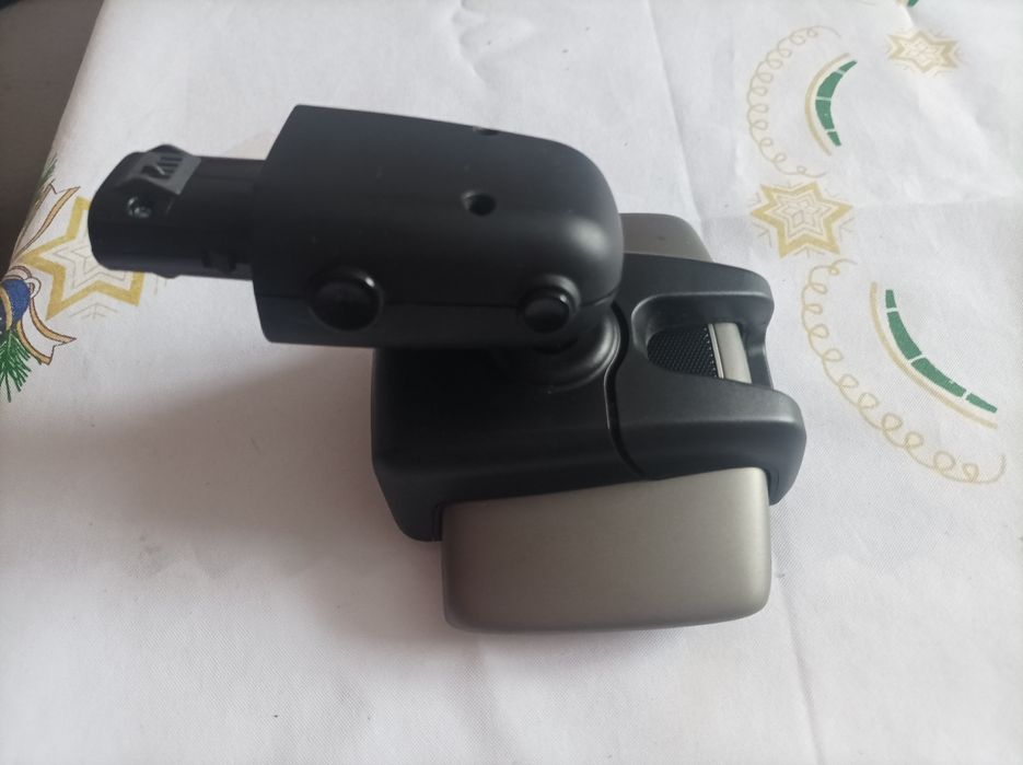 Nawigacja TomTom z uchwytem