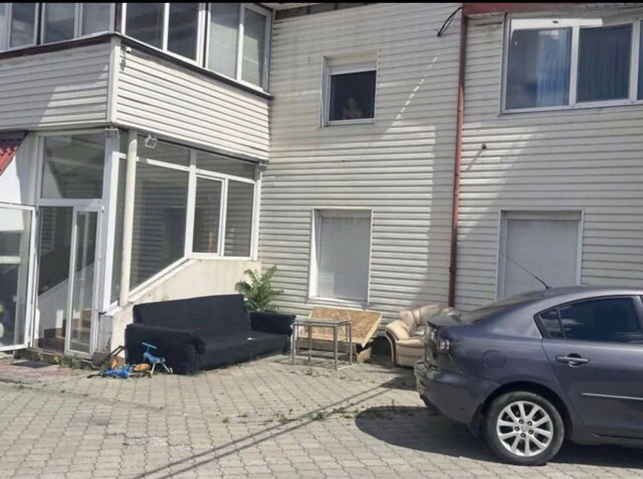 Продам 5-кімнатний будинок у центрі Дніпра з гаражем і ділянкою