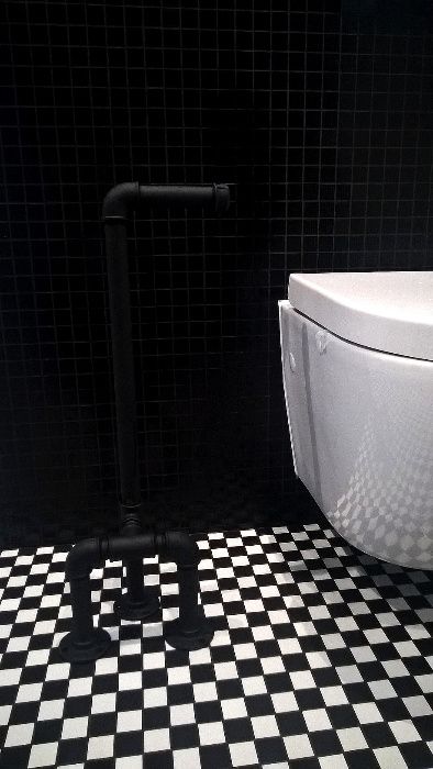 stojak wieszak na papier loft z rur hydraulicznych