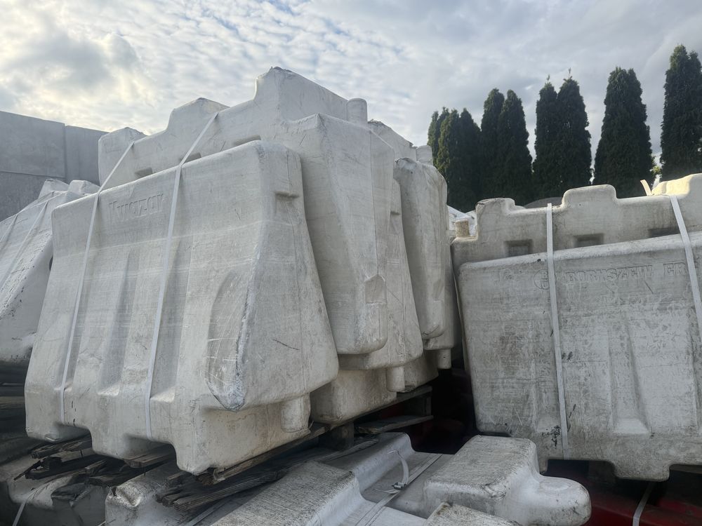 Bariera drogowa plastikowa duża czerwona biała zapora U-25c U-14c