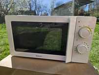 Kuchenka mikrofalowa 700W