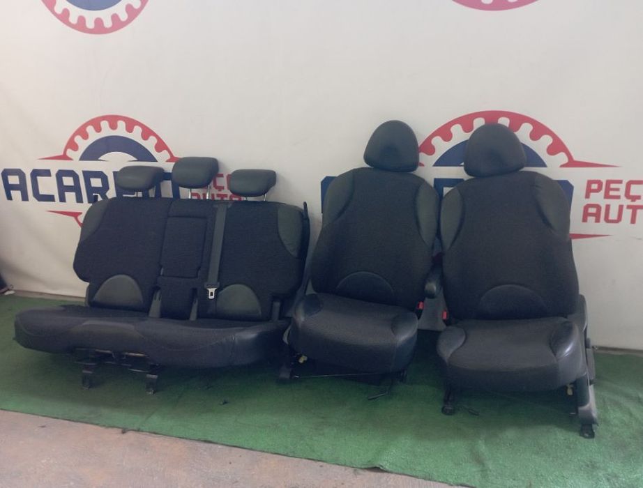 Bancos Frontais e Traseiros Nissan Note 2007