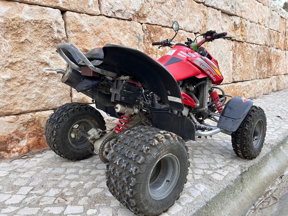 Moto 4 em bom estado Bombardie