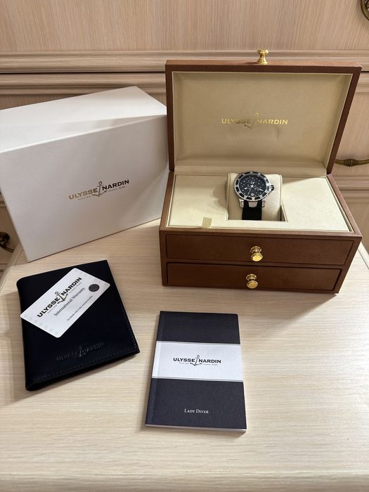 Годинник Ulysse Nardin