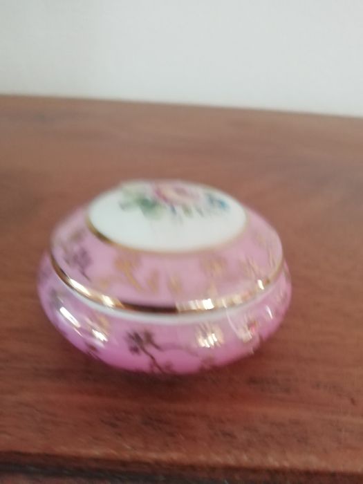 Pequena caixa de limoges