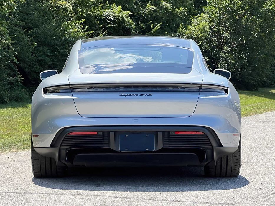 Porsche Taycan 4S      2022