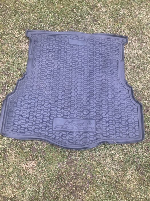 Килимок у багажник Ford fusion