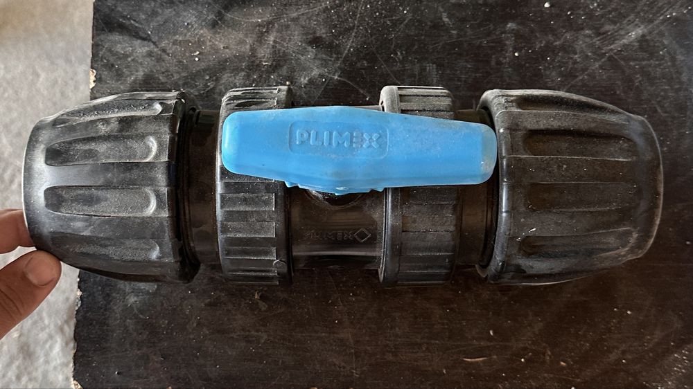 Plimex -Joelho 90” e valvula corte 63mm para tubo pe e joelho 90”