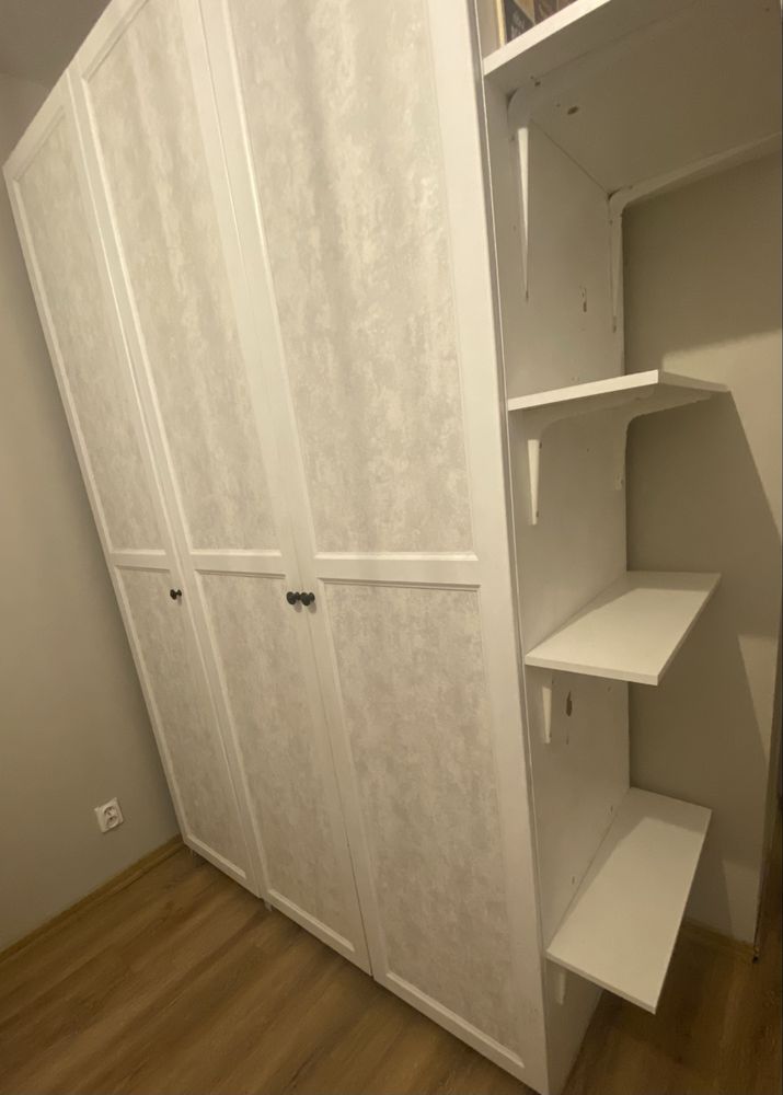 Duża pojemna szafa