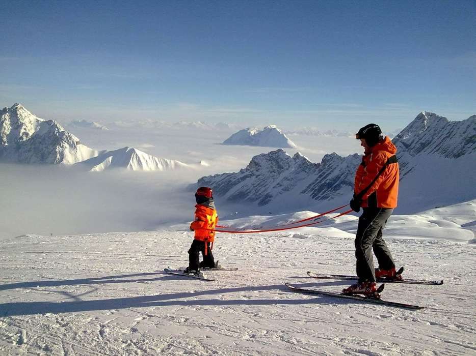 Szelki z kamizelką asekuracyjna na narty do nauki dzieci