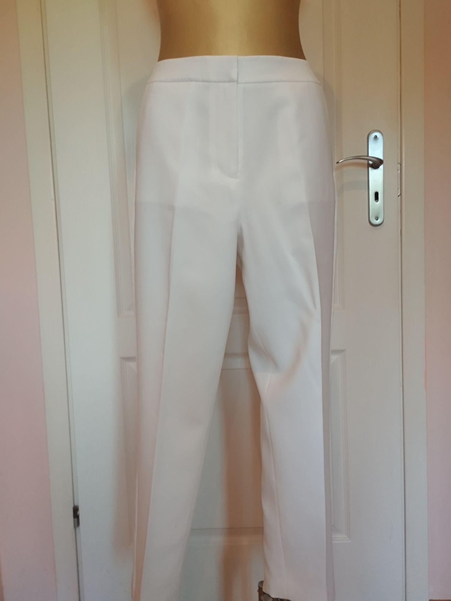 White Label białe eleganckie spodnie 42
