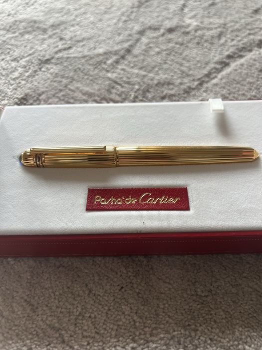 Caneta pasha cartier ouro