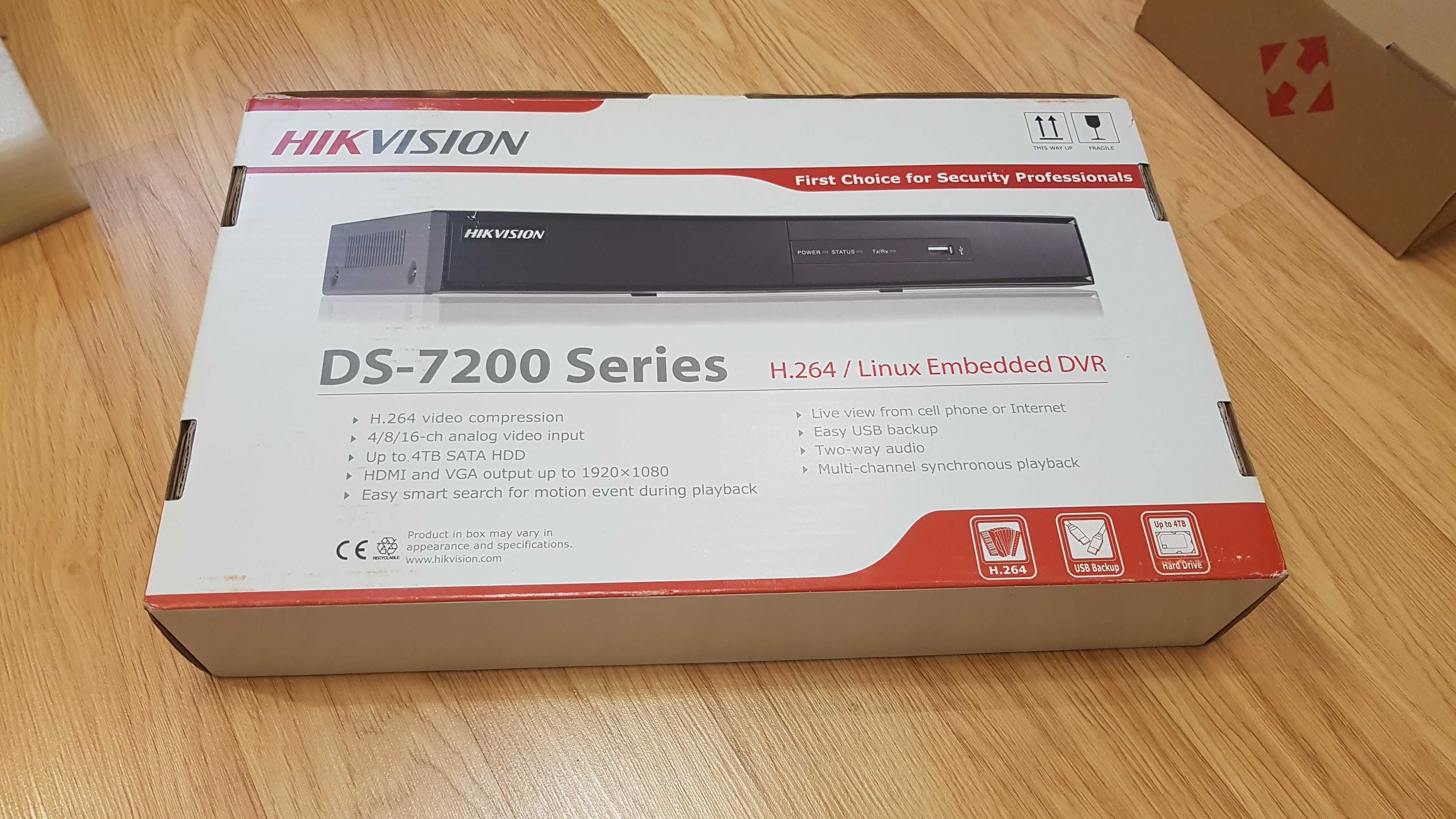 Відеореєстратор з камерами Hikvision DS-7204HFI-SH + 4 вуличні камери