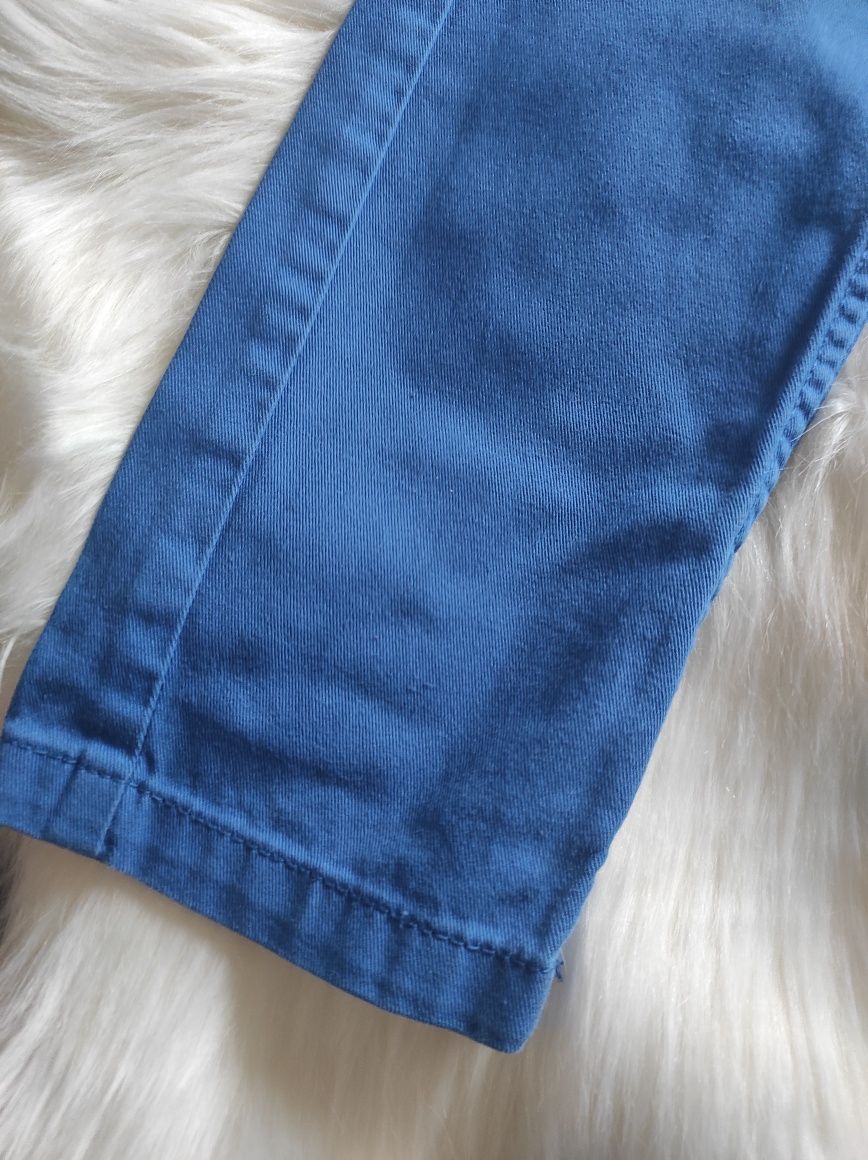 Niebieskie jeansy 104 cm cienkie prosty krój