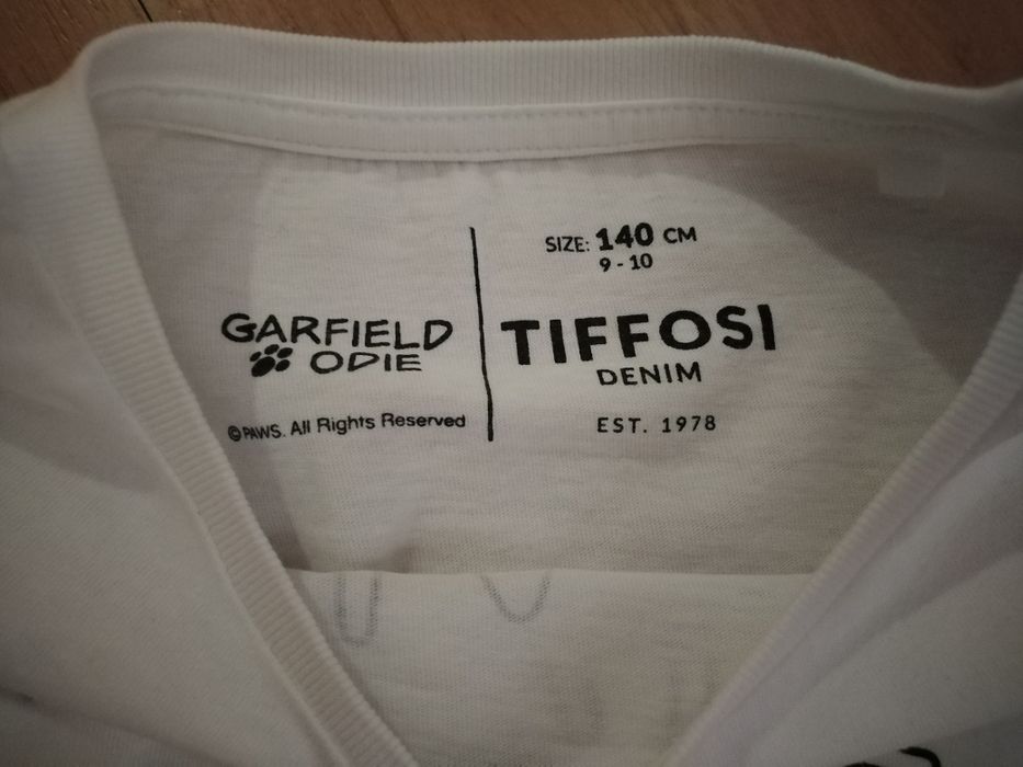 T-shirt Tiffosi tamanho 9-10 criança