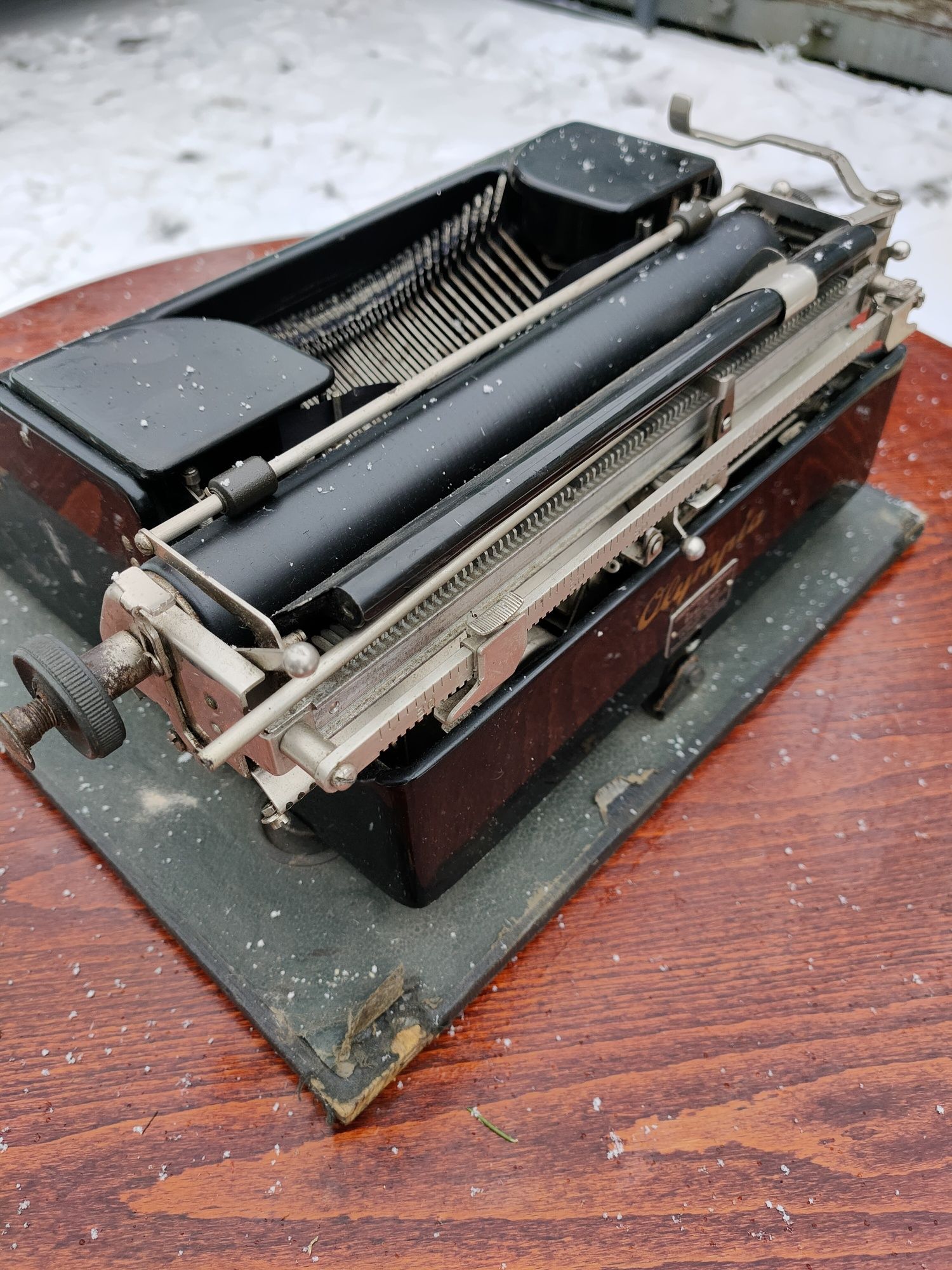 Stara maszyna do pisania Olympia antyk prl/ maszyna do pisania
