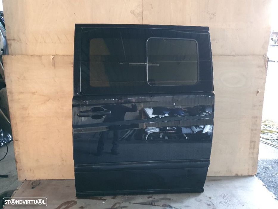 Porta lateral esquerda Mercedes Vito Viano W639 COM VIDRO