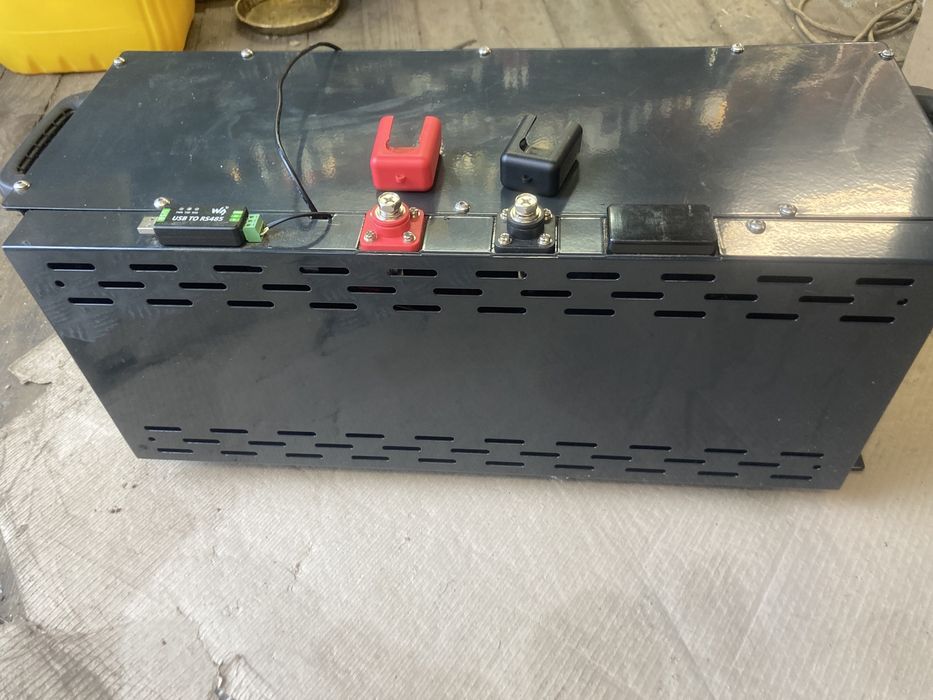 Ящик для акумуляторів