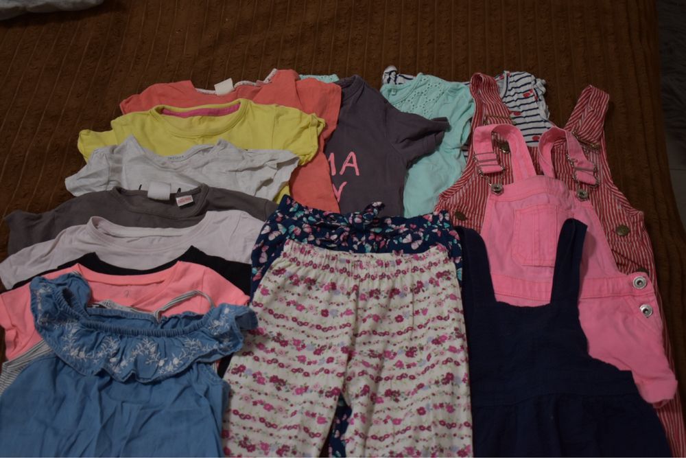 Одяг для дівчинки 2-3 роки ( штани, футболки, комбінезони)