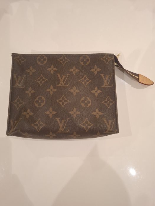 Necessaire Louis Vitton