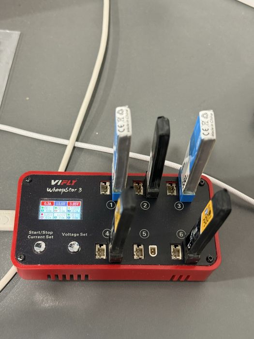 Комплект fpv новачка, шолом VR03, тіні вуп дрон meteor75, акумулятори