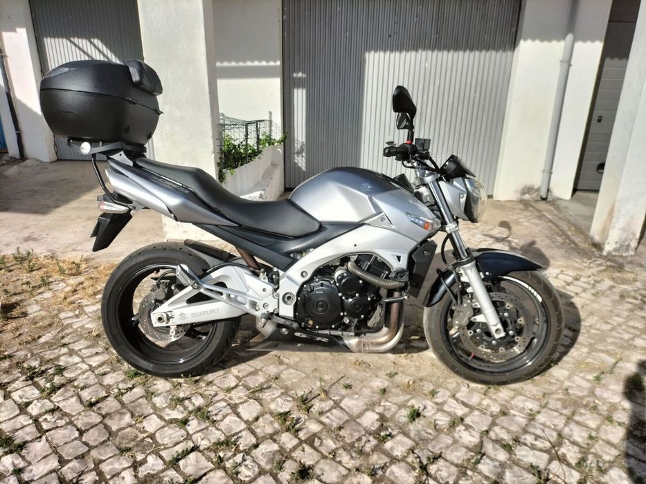 Suzuki GSR 600- Para Venda (troco por jipe)