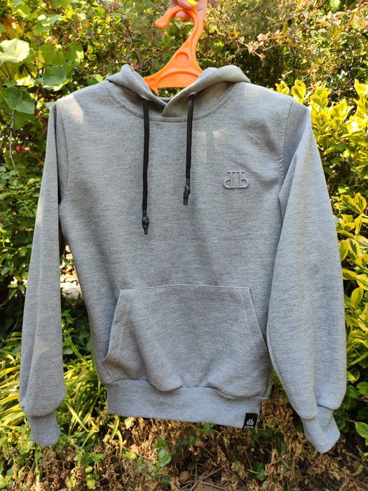 Худі в сірому кольорі