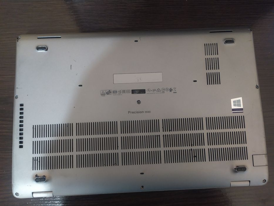 Dell Precision 3550 Core i7-10610U 16GB 512GB SSD 15.6