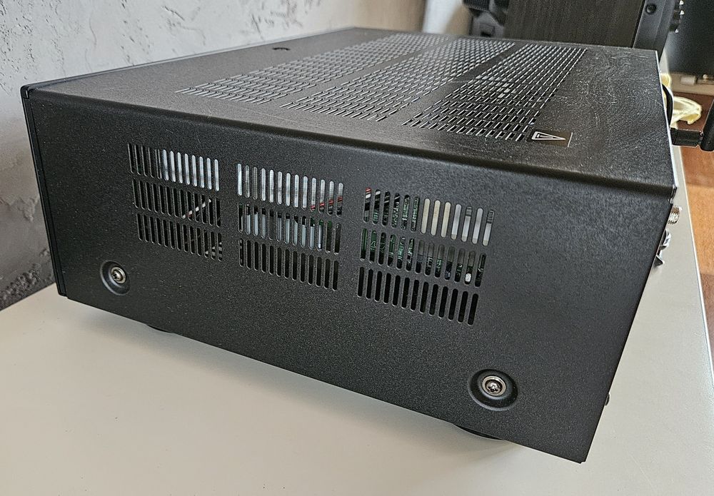 Yamaha R-N402D MusicCast Amplituner Sieciowy