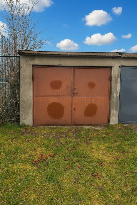 Garaż murowany Suwałki - prąd, kanał