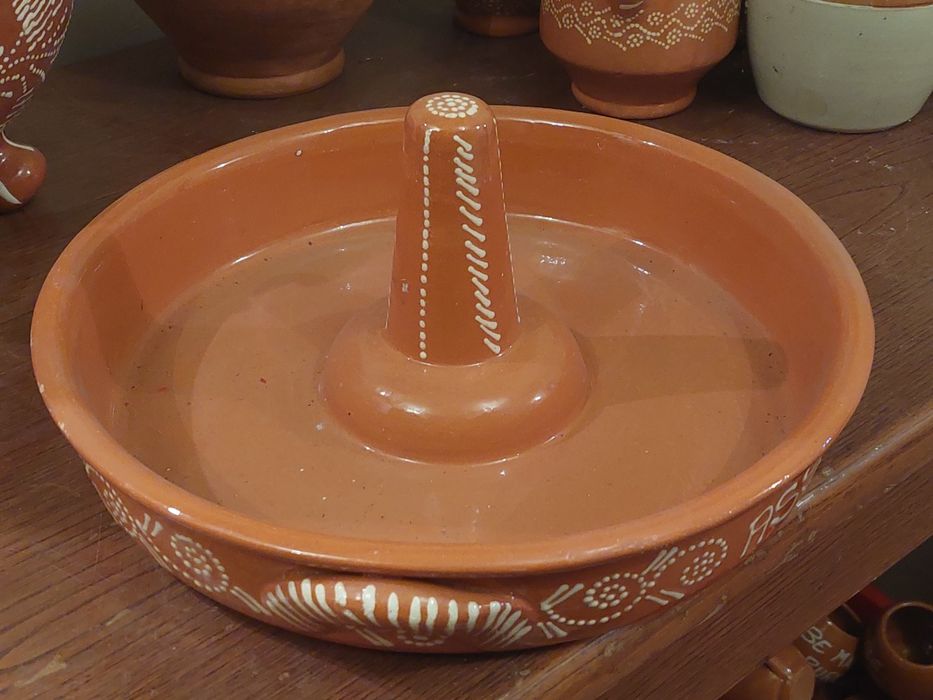 Assadeira de frango em barro