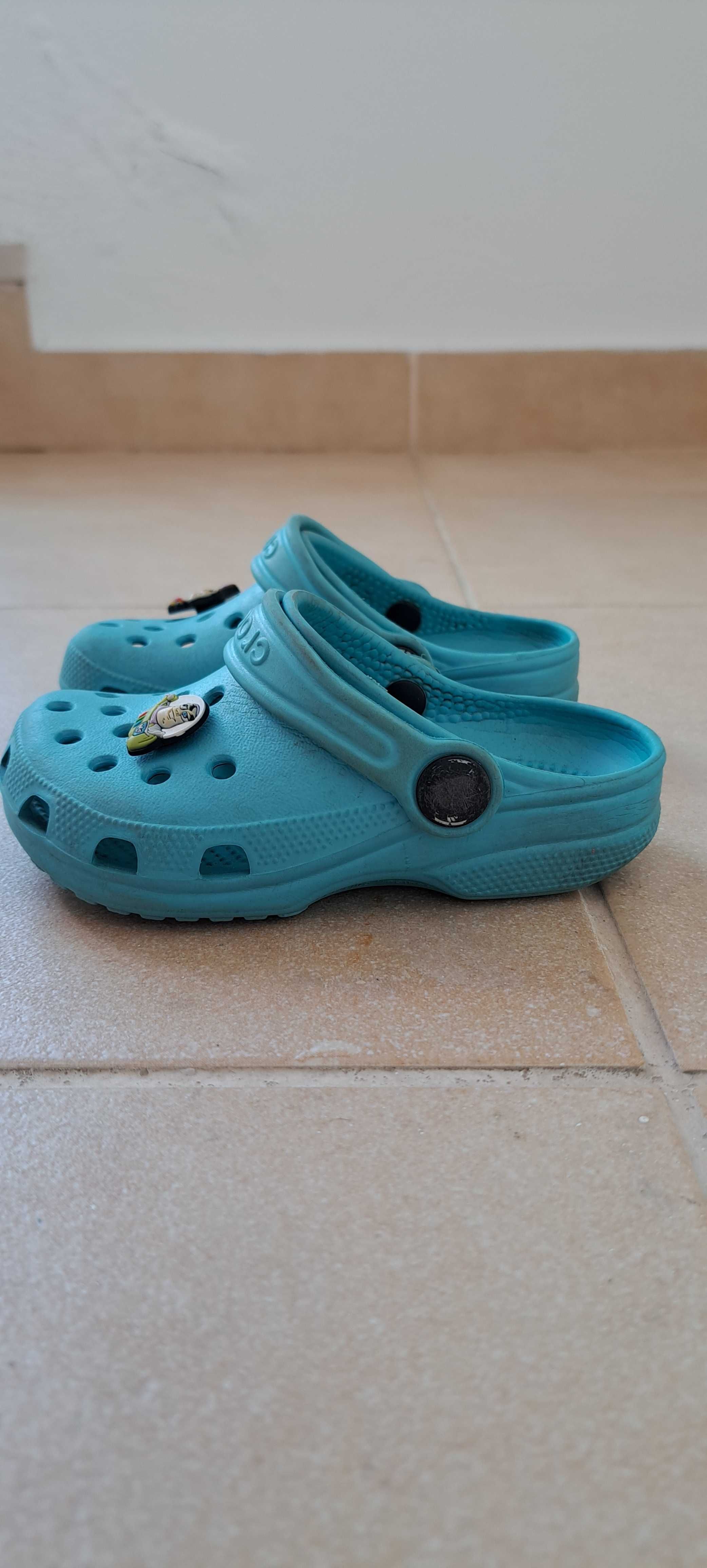 "Crocs" azuis para criança, tamanho c 6/7 (23/24)