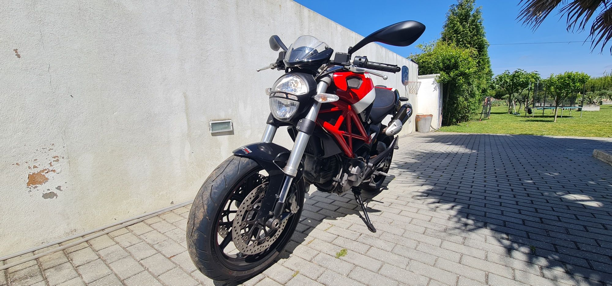 Ducati Monster 796