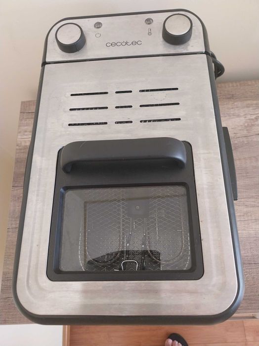 Fritadeira Cecotec inox