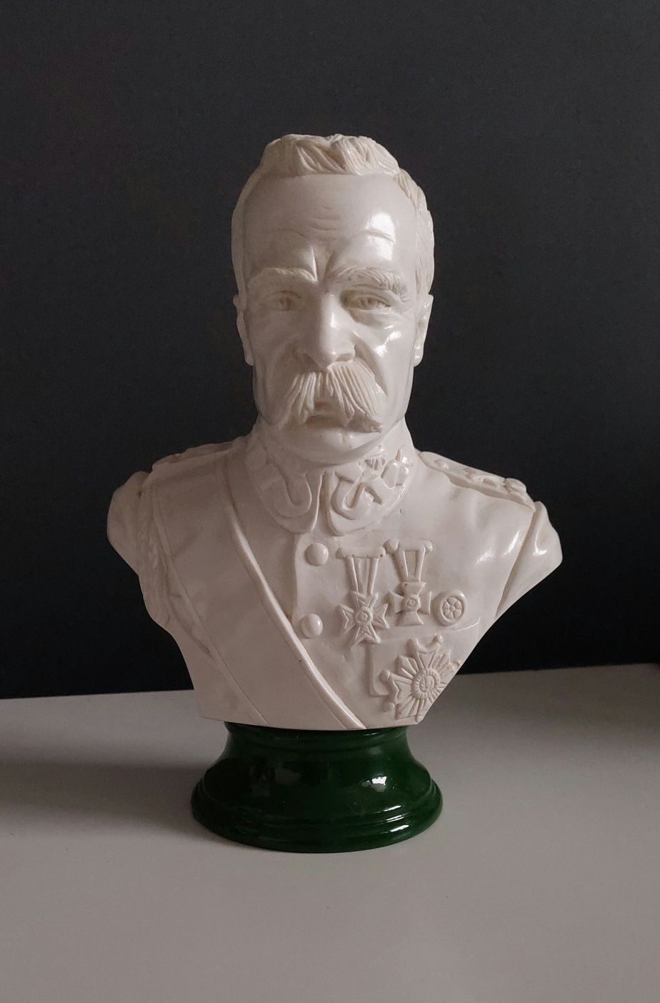 Popiersie Marszałka Józefa Piłsudskiego - piękny sygnowany patriotyk