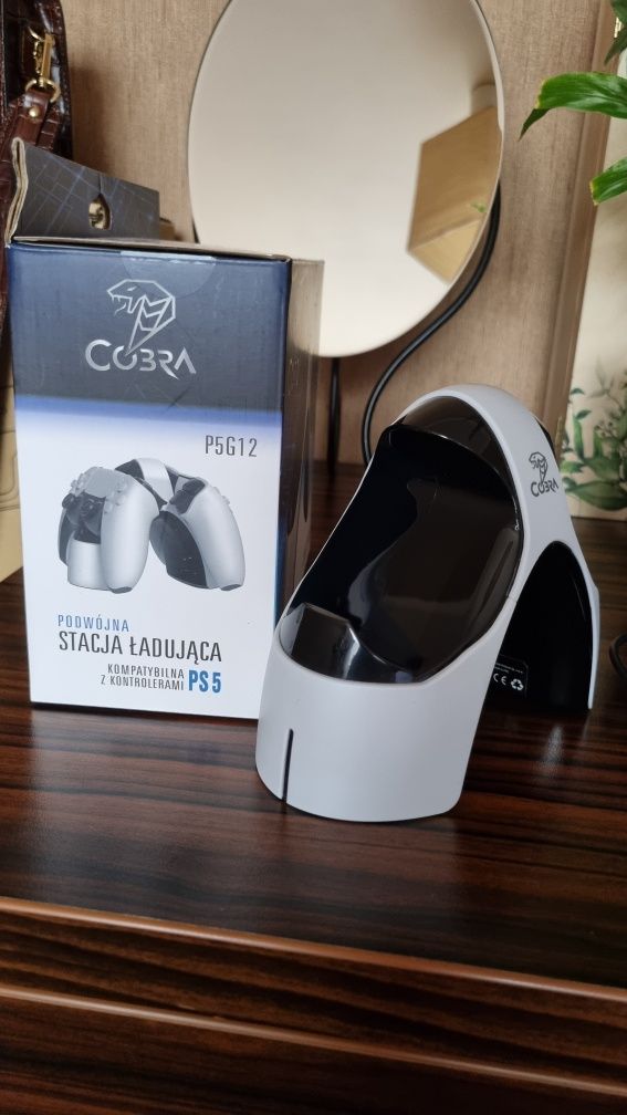 Ładowarka, stacja dokująca do kontrolera ps5