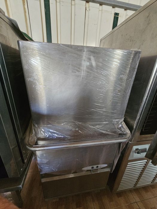 Máquina de lavar loiça industrial