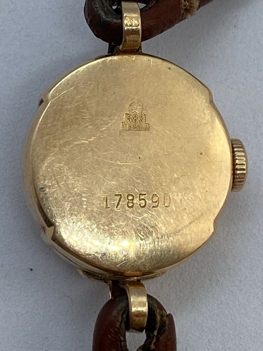 Золотий жіночий годинник Эра (СРСР) 17 каменів, проба 583, робочий