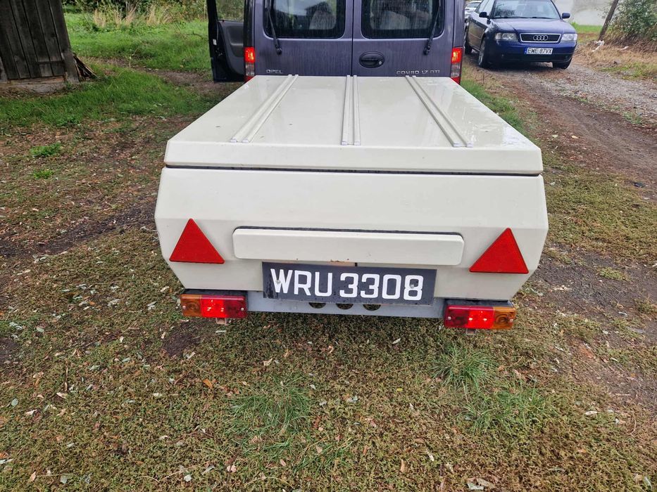 Przyczepka samochodowa