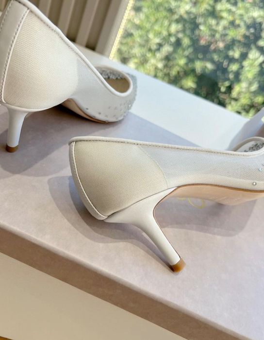 Piękne szpilki  jimmy choo białe na każdą okazję ślub