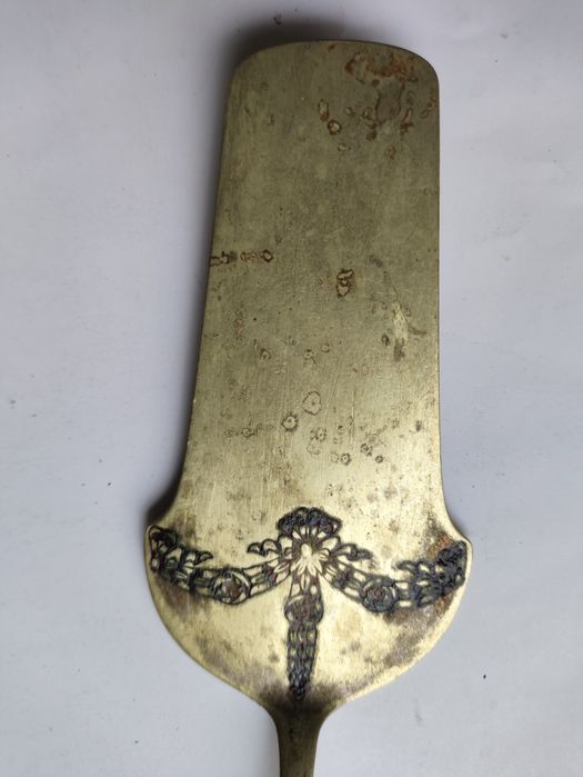 Лопатка старая для торта латунь