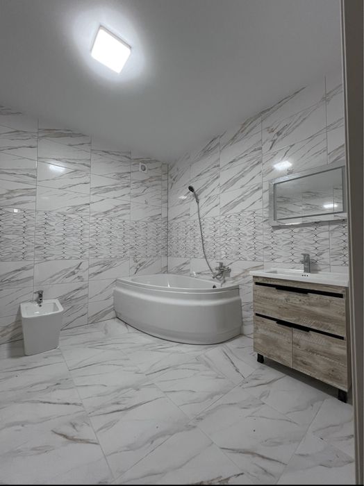 Котедж на Щасливому з великою ділянкою 4.7 сотки!