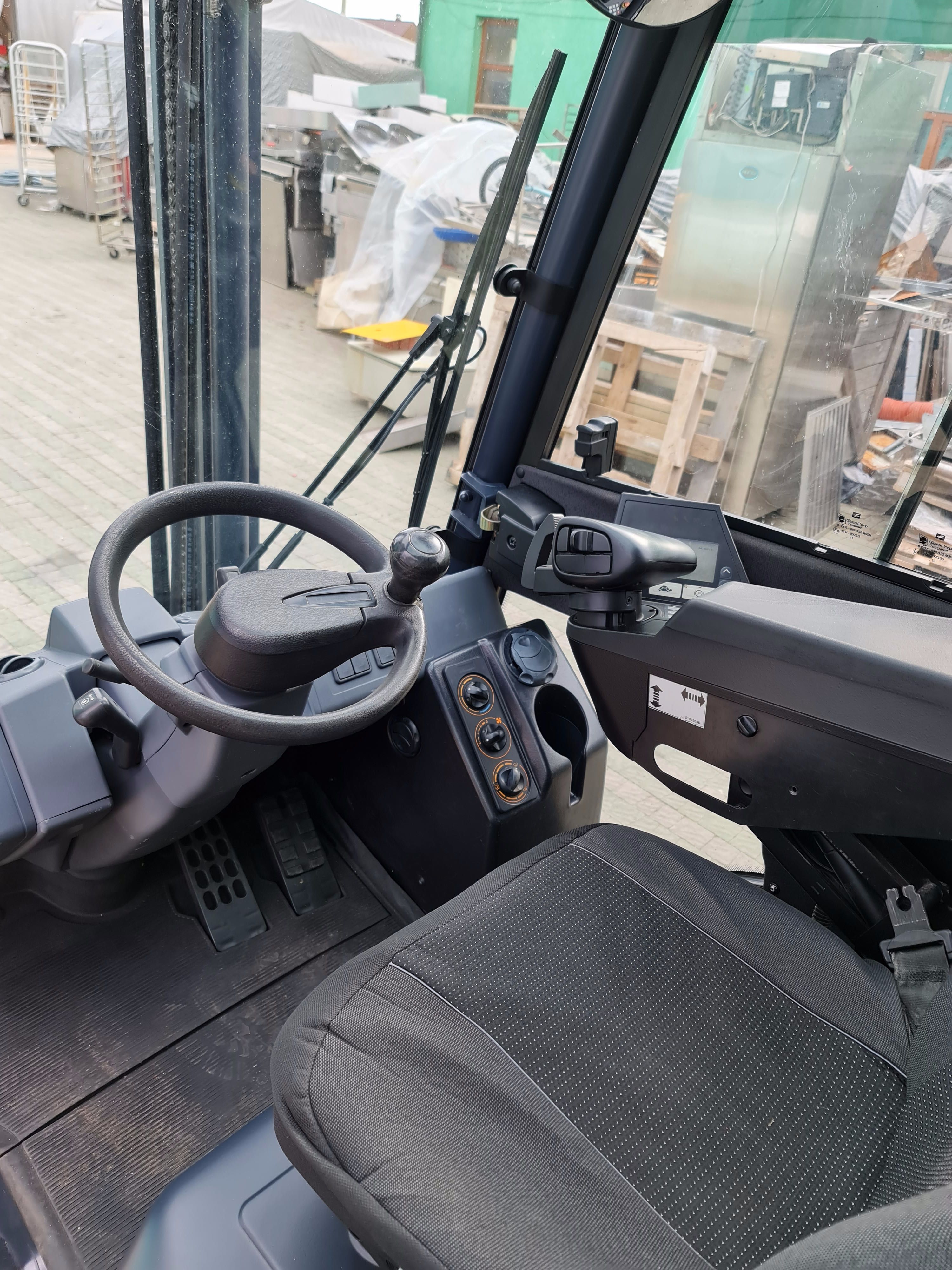 Кара Вилочный погрузчик Jungheinrich Diesel  свіжопригнаний DFG 320s